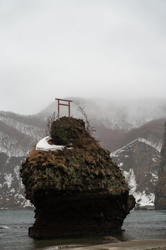 Hokkaido, paesaggio invernale giapponese con neve e silenzio