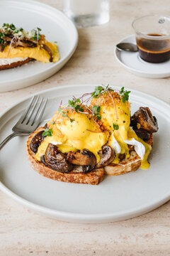 Eggs benedict with mushrooms