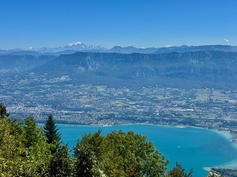 Lac du Bourget depuis le relais du Mont du Chat