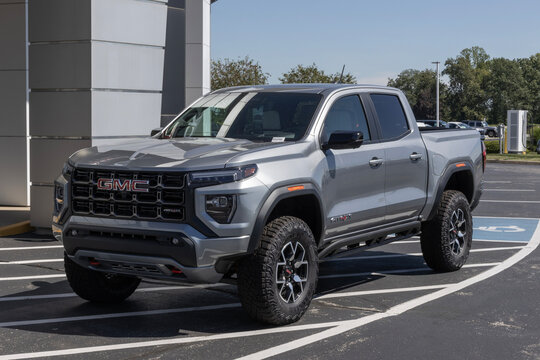 GMC Canyon 4WD AT4X Crew Cab truck display. GMC offers the Canyon with a 2.7L 4-Cylinder TurboMax engine. MY:2026