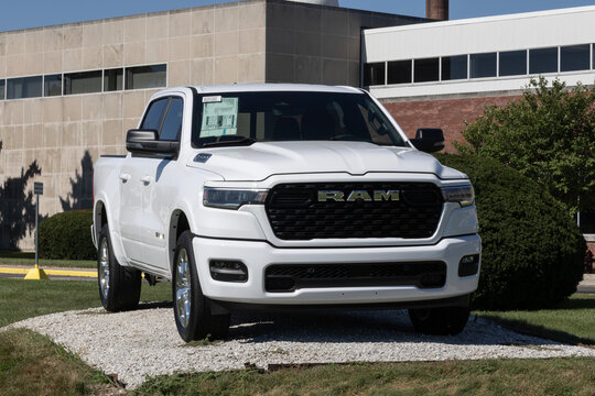 Ram 1500 Big Horn Crew Cab 4X4 truck display. Ram offers the 1500 with a 3.0L Hurricane Twin Turbo SO I6 engine. MY:2026