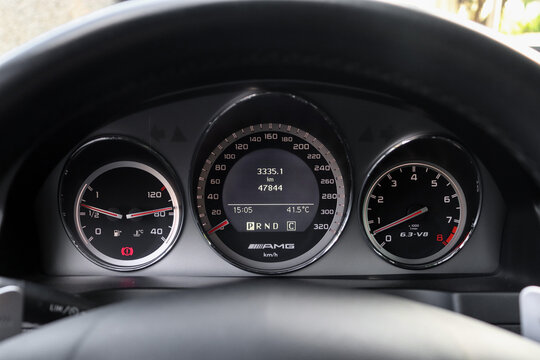 Mercedes Benz C63 AMG Sports Sedan Interior Dashboard Instrument Cluster Gauges