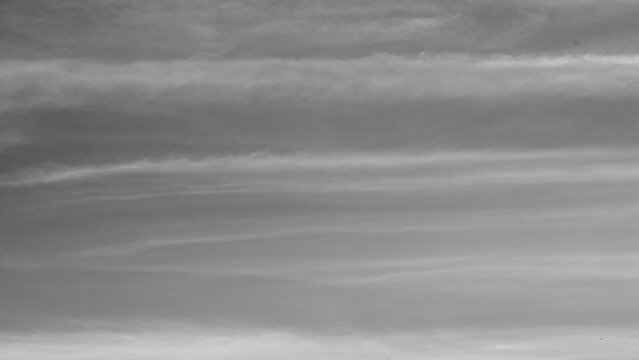 gray background, photo of gray sky and clouds in the form of lines