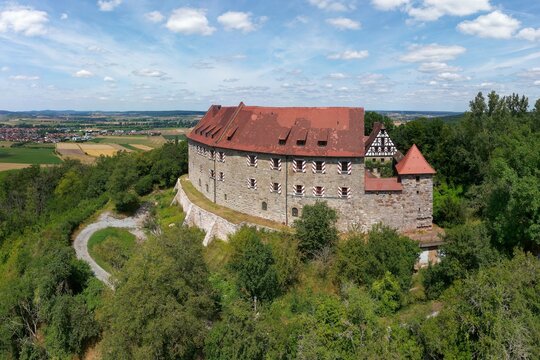 Aerial view, Hoheneck Castle youth education center from the south, back left Markt Ipsheim, Neustadt an der Aisch-Bad Windsheim district, Upper Aischtal, Rangau, Frankenh&ouml;he nature park Park, Steigerwald, Middle Franconia, Bavaria, Germany