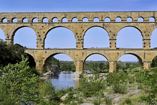 Roman aqueduct of the Pont du Gard, on the Gardon river, UNESCO World Heritage Site, Languedoc-Roussillon, France