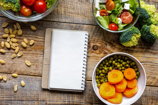 concept diet, slimming plan with vegetables top view mock up
