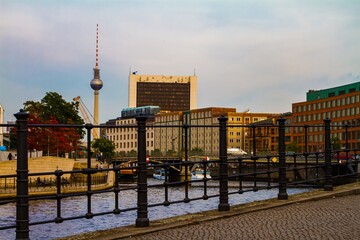 Cityscape with river and Fernsehturm tower © Novanture