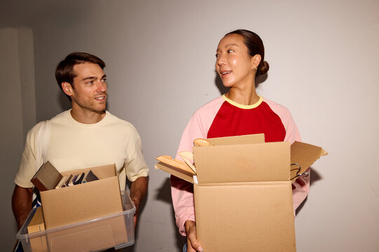 Couple moves into an apartment