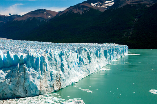 Perito Moreno Glacier in El Calafate - Argentina