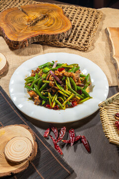 Spicy stir fried green beans with pork