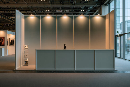 Unstaffed Exhibition Booth With Gradient Backwall
