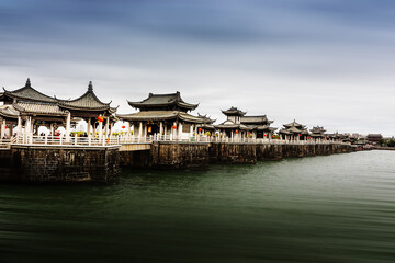 Fototapeta premium Guangji Bridge Chaozhou - Historic Chinese Architecture Over Hanjiang River