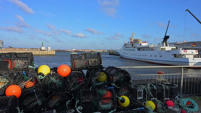 Hafenzene und Hummerk&ouml;rbe auf der Insel Helgoland, Nordsee, Insel, Schleswig-Holstein, Deutschland