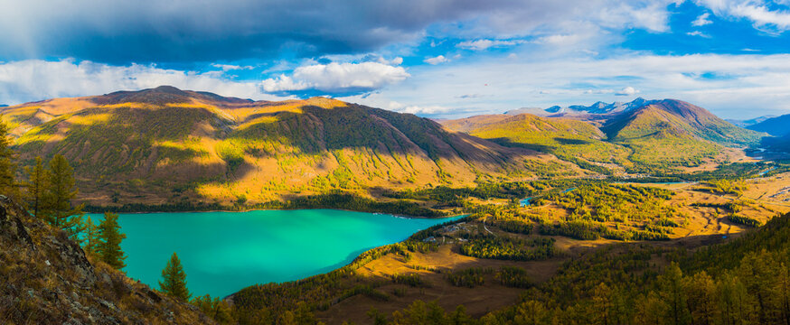 Golden autumn landscapes of Kanas and Hemu Village, Xinjiang, China