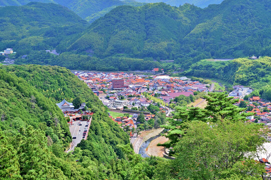 津和野の町並み 通過する特急スーパーおき 津和野城本丸からの眺め 島根県津和野町