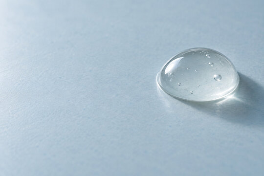 Transparent Gel Dome With a Clean Meniscus