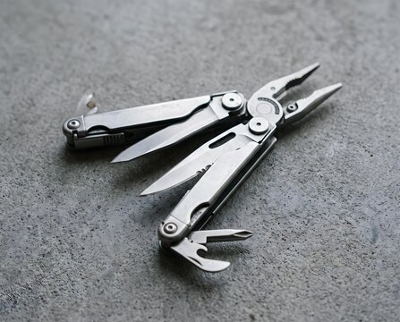 multitool pocket knife