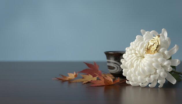 金色の花芯を持つ白菊と紅葉の和風静物