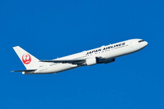 Japan Airlines Boeing 767-300ER (JA611J) passenger plane taking off from Haneda Airport