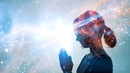 A woman meditating and the concept of mindfulness © metamorworks