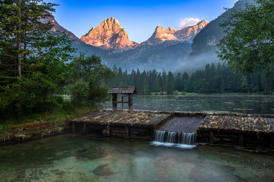 Alpengl&uuml;hen am Schiederweiher bei Hinterstoder, &Ouml;sterreich