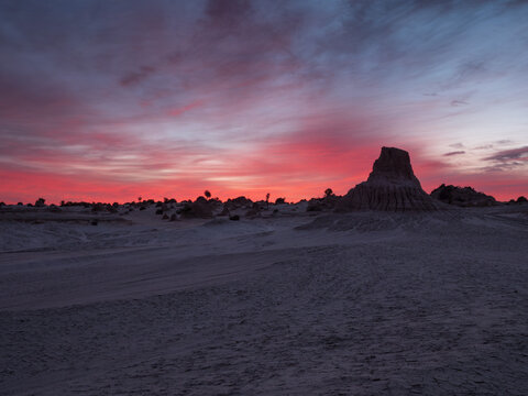 Sunrise at the Walls of China, Lake Mungo