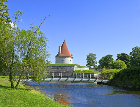 Kuressaare Castle (Estonian: Kuressaare linnus; German: Schloss Arensburg), also Kuressaare Episcopal Castle, is a castle on Saaremaa island, in western Estonia.