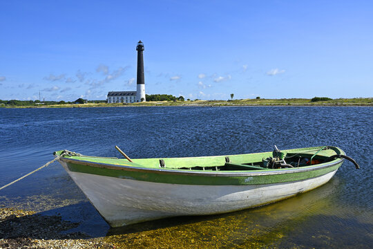 The S&otilde;rve Lighthouse (Estonian: S&otilde;rve tuletorn) stands on the southwestern coast of the S&otilde;rve Peninsula, in the southwestern part of Saaremaa Island, within Torgu Municipality, Estonia (Baltic Sea).
