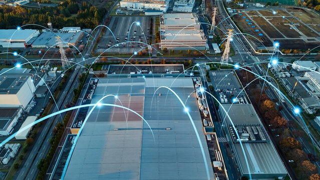  工業地帯と通信ネットワーク　ドローン空撮