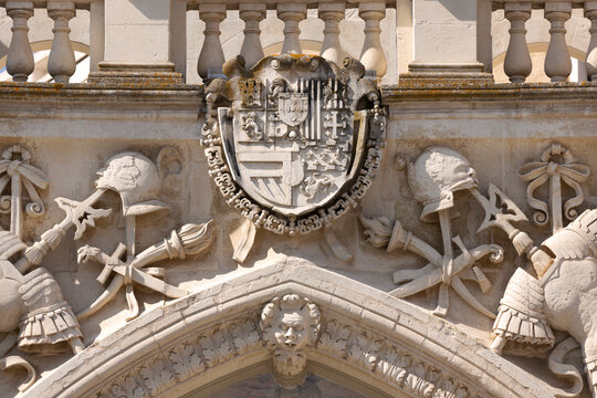 Stemma sull'ingresso della facciata della chiesa del Ges&ugrave; - Lecce - Salento - Puglia