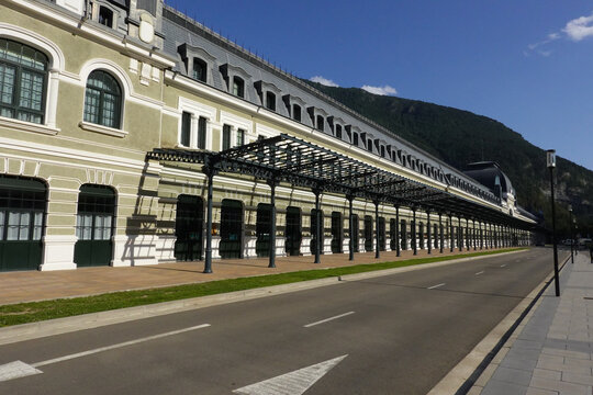 Canfranc, terminus pyr&eacute;n&eacute;en