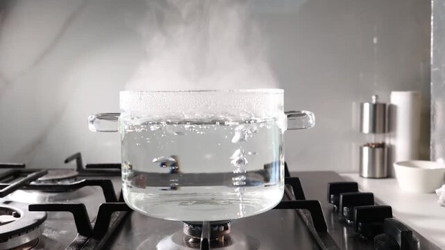 Blanching broccoli on a stovetop: quick, healthy prep for meals