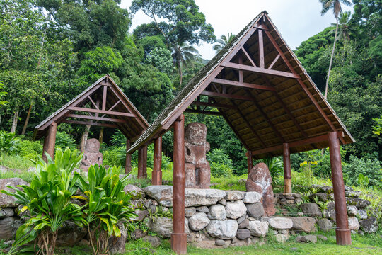 Large ancient tiki at Te Lipona, Puamau, Hiva Oa, French Polynesia