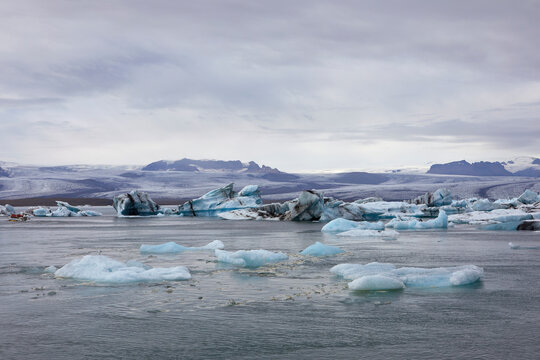 Icebergs at Jokulsarlon Glacier Lagoon at the foot of Vatnaj&ouml;kull Glacier, Iceland