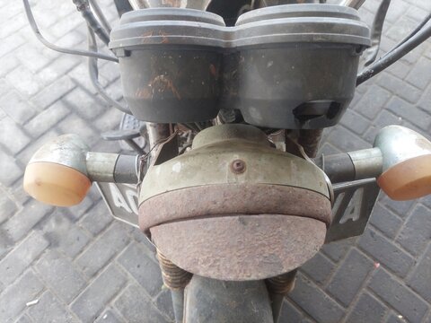 Unique Old and Rusty Three Wheeler Tricycle Headlight