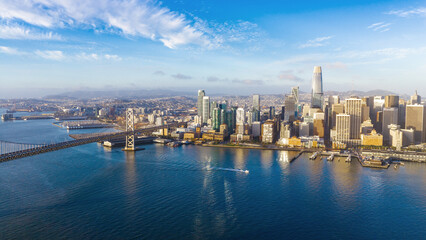 Fototapeta premium San Francisco Skyline And Bay Bridge At Sunrise