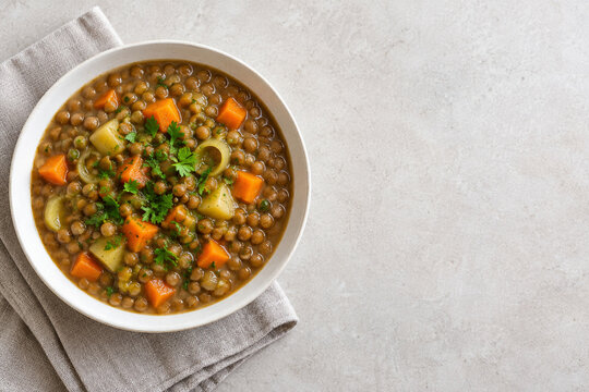 Linseneintopf mit Karotten Kartoffeln und Lauch