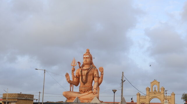 Nageshwar jyotirlingam Giant Lord Shiva Statue Meditating, Holding Trishul and Damru, Symbol of Power and Destruction in Hinduism