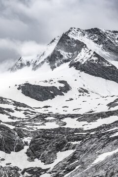 Gletscher Schlegeiskees, Schnee bedeckte Berggipfel, Hoher Weiszint, Berliner H&ouml;henweg, Zillertal, Tirol, &Ouml;sterreich