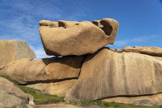 The rocks of the pink granite coast C&ocirc;te de Granit Rose near Ploumanac'h, Perros-Guirec, Brittany, France