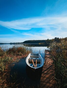 Jezioro na Mazurach - ł&oacute;dka