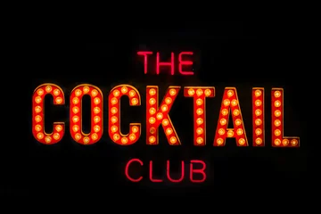 Enseigne au néon et ampoules pour The Cocktail Club © shocky