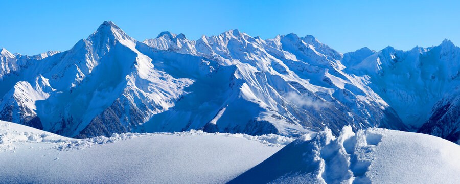 Tuxer Alpen, Tuxer Voralpen, Gebirgsgruppe der zentralen Ostalpen, verschneit, im Winter, &Ouml;sterreich, Panorama 