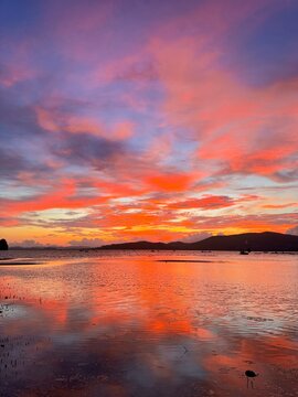 Beautiful Sunset Skt at Koh Taeb Chomphorn Thailand