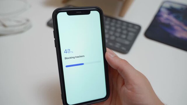 Tracker blocking failed error on smartphone screen. Progress bar turning red in privacy protection app