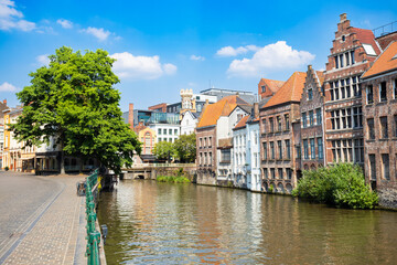 Obraz premium Leie river with houses at Kraanlei in Ghent, Belgium