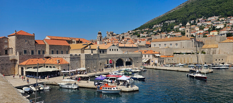 Wonderful photos of Dubrovnik, Croatia, featuring the sea, the castle, and the &ldquo;Game of Thrones&rdquo; filming location, all captured in absolutely beautiful weather.