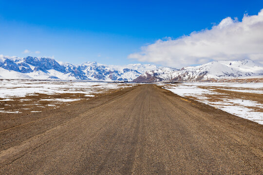Pamir Highway near the Murghab town in Tajikistan