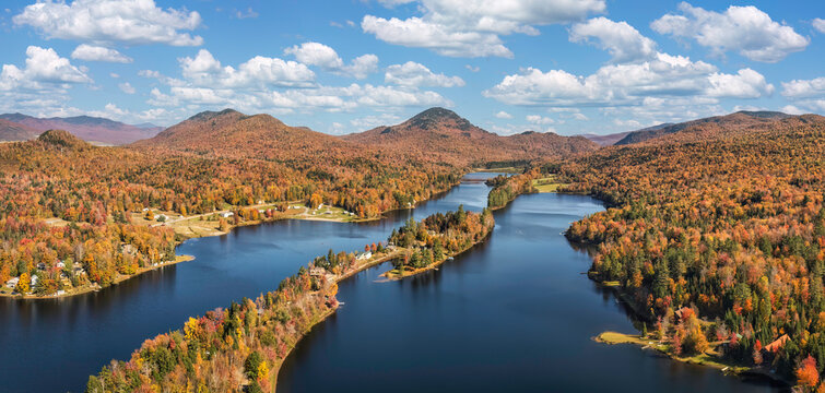 Autumn landscape - Vermont Route 100 - Lake Eden Mills 