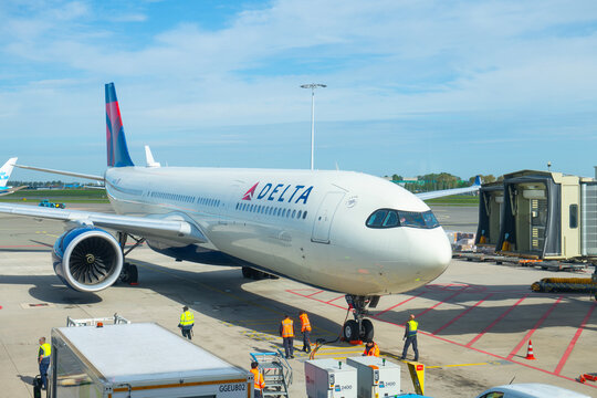 Delta Air Lines Airbus 330-900 Neo N418DX at Amsterdam Airport Schiphol (AMS), Haarlemmermeer, North Holland, Netherlands. 